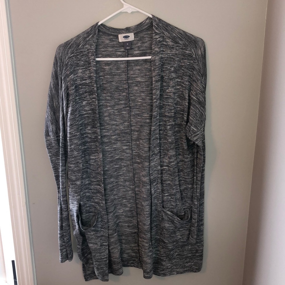 Long sleeved pocketed cardigan